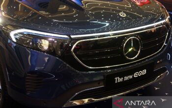 Penjualan Mercedes turun, terpukul dua kali oleh kebijakan tarif Trump
