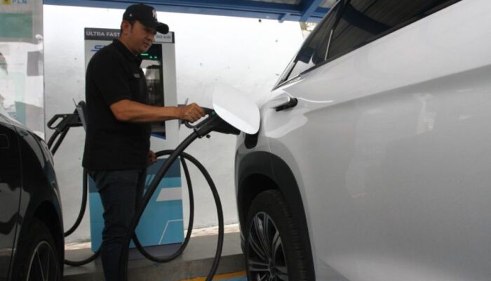 Pemerintah masih membahas rencana insentif mobil listrik dan “hybrid”